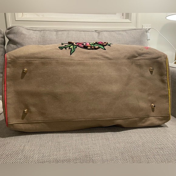 Betsey Johnson Horseshoe Canvas LG Bag - Picture 5 of 14